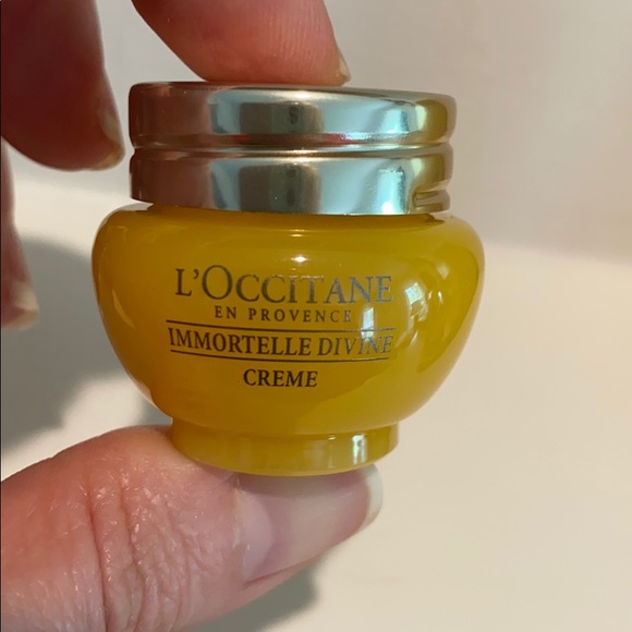 L’OCCITANE boxed gift set - Picture 5 of 11